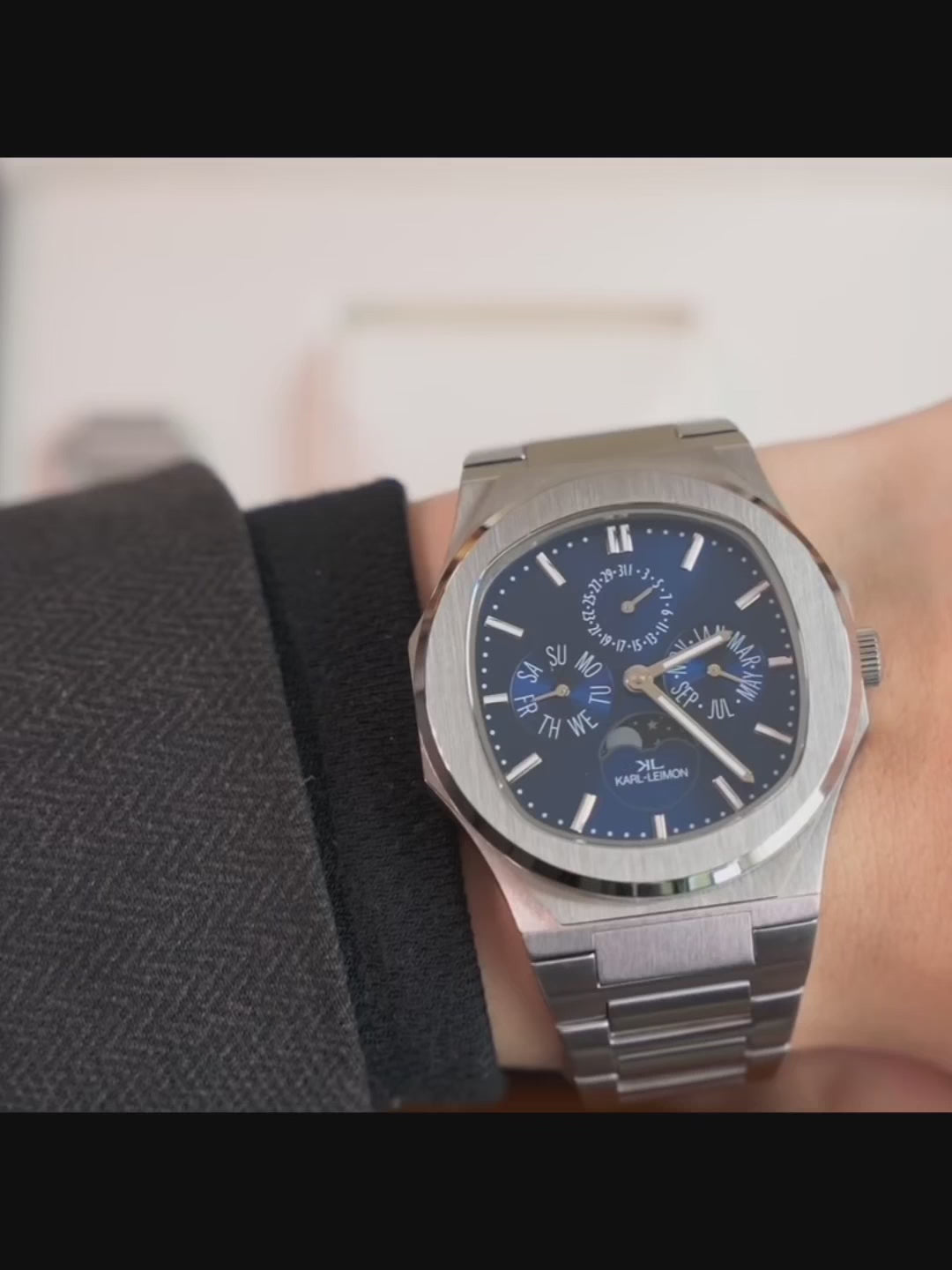カルチェ君様 Triple Calendar Moonphase BLUE - KARL-LEIMON Watches